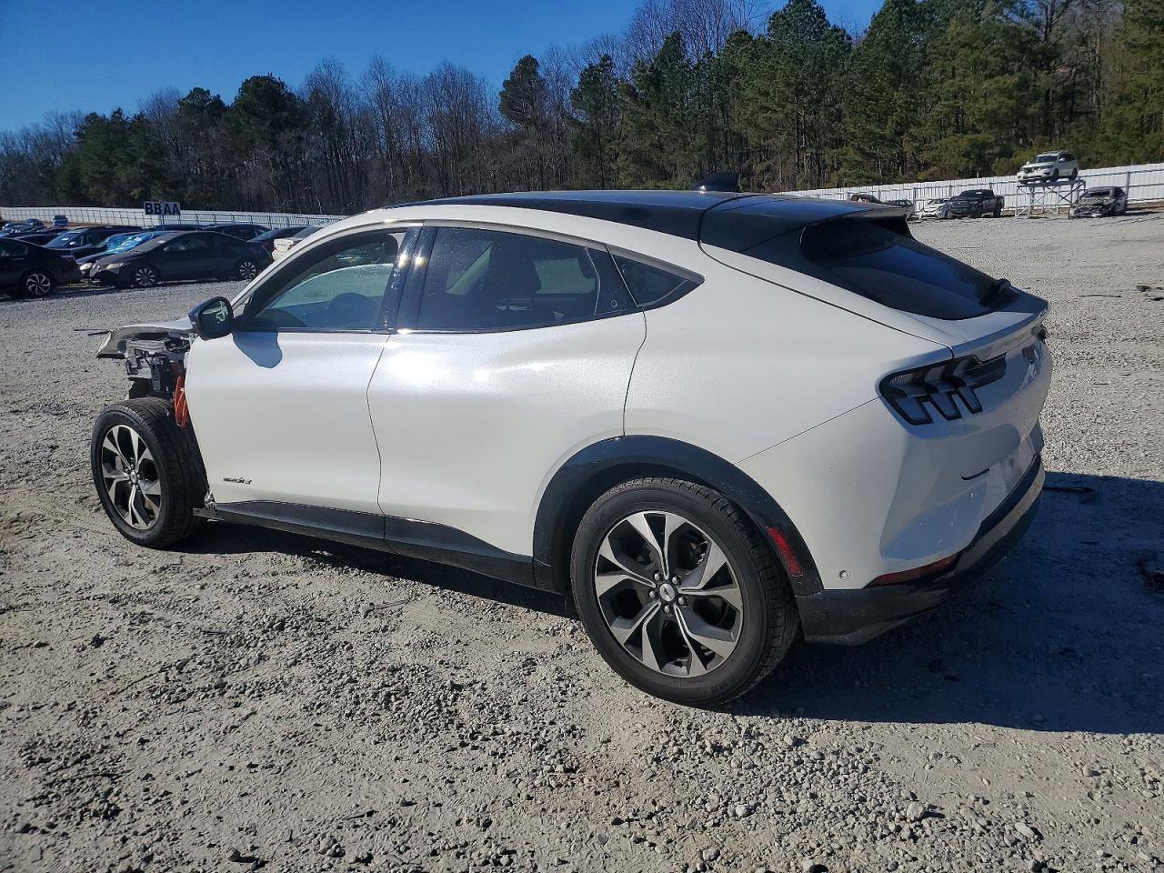 2021 FORD MUSTANG MACH-E PREMIUM photo 2