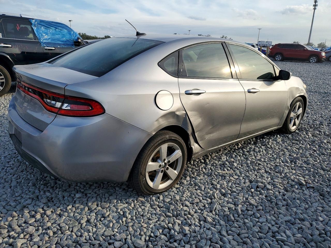 2015 DODGE DART SXT photo 5