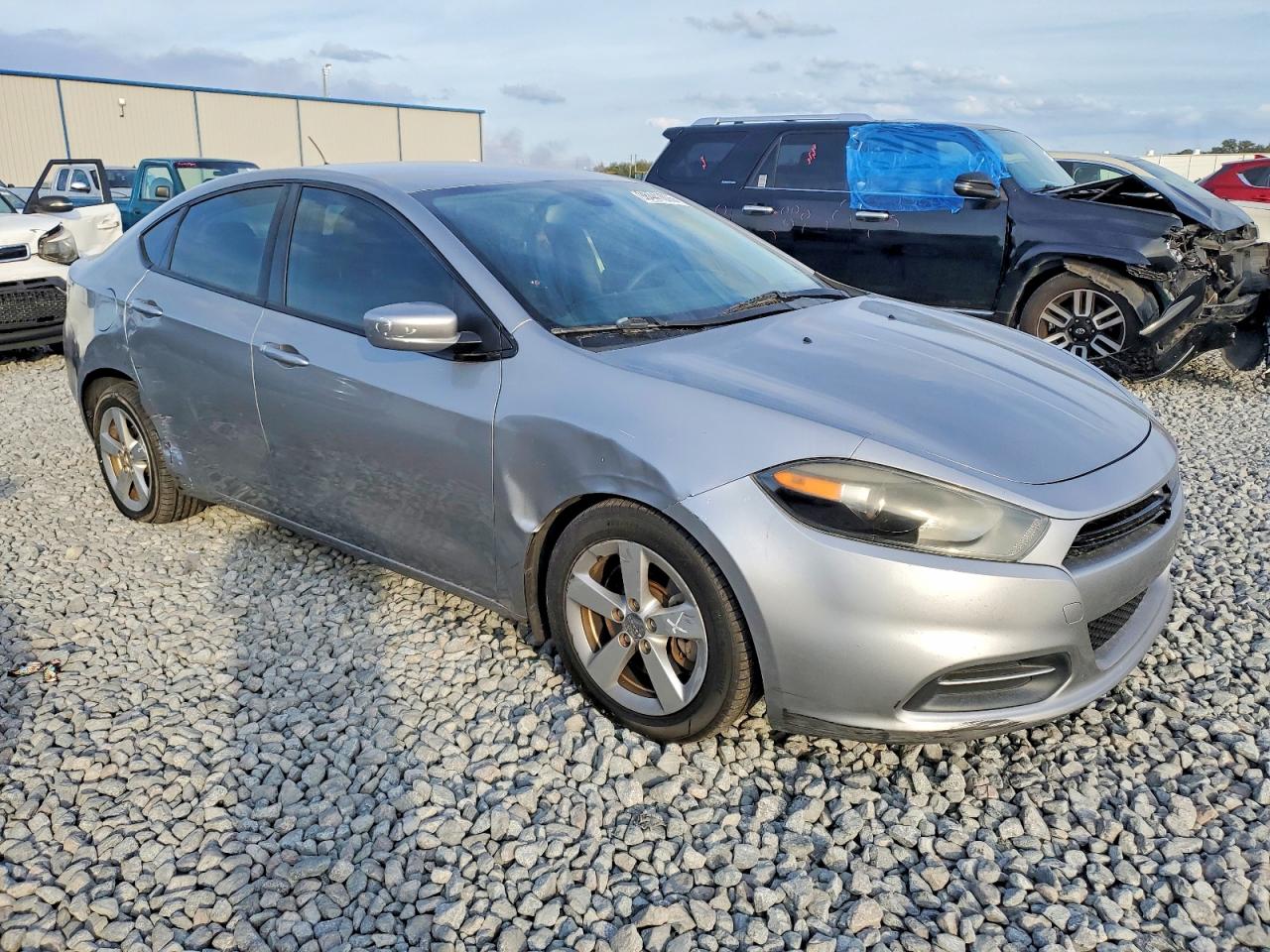 2015 DODGE DART SXT photo 7