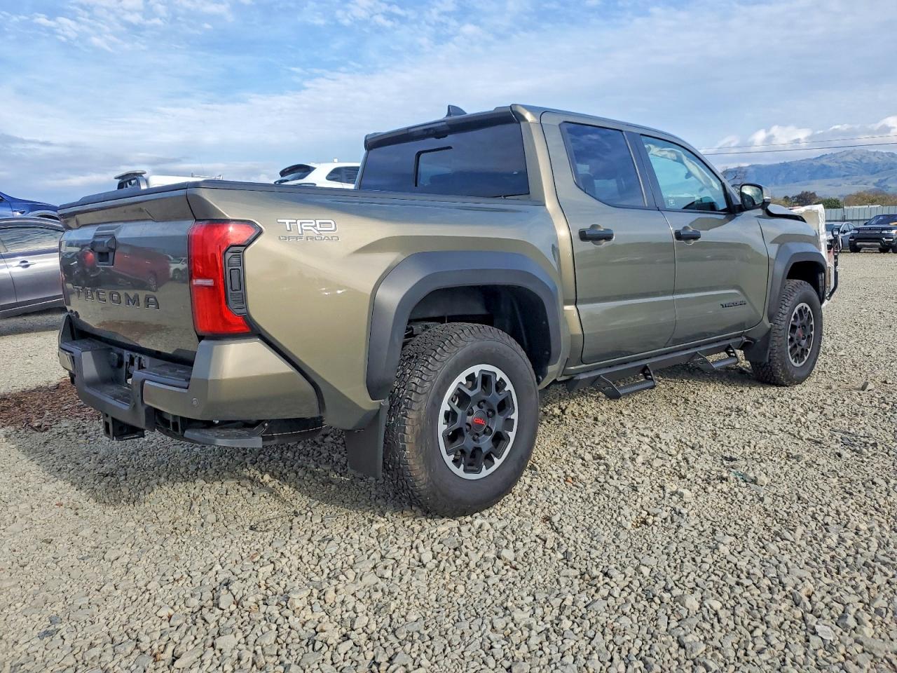 2024 TOYOTA TACOMA photo 7