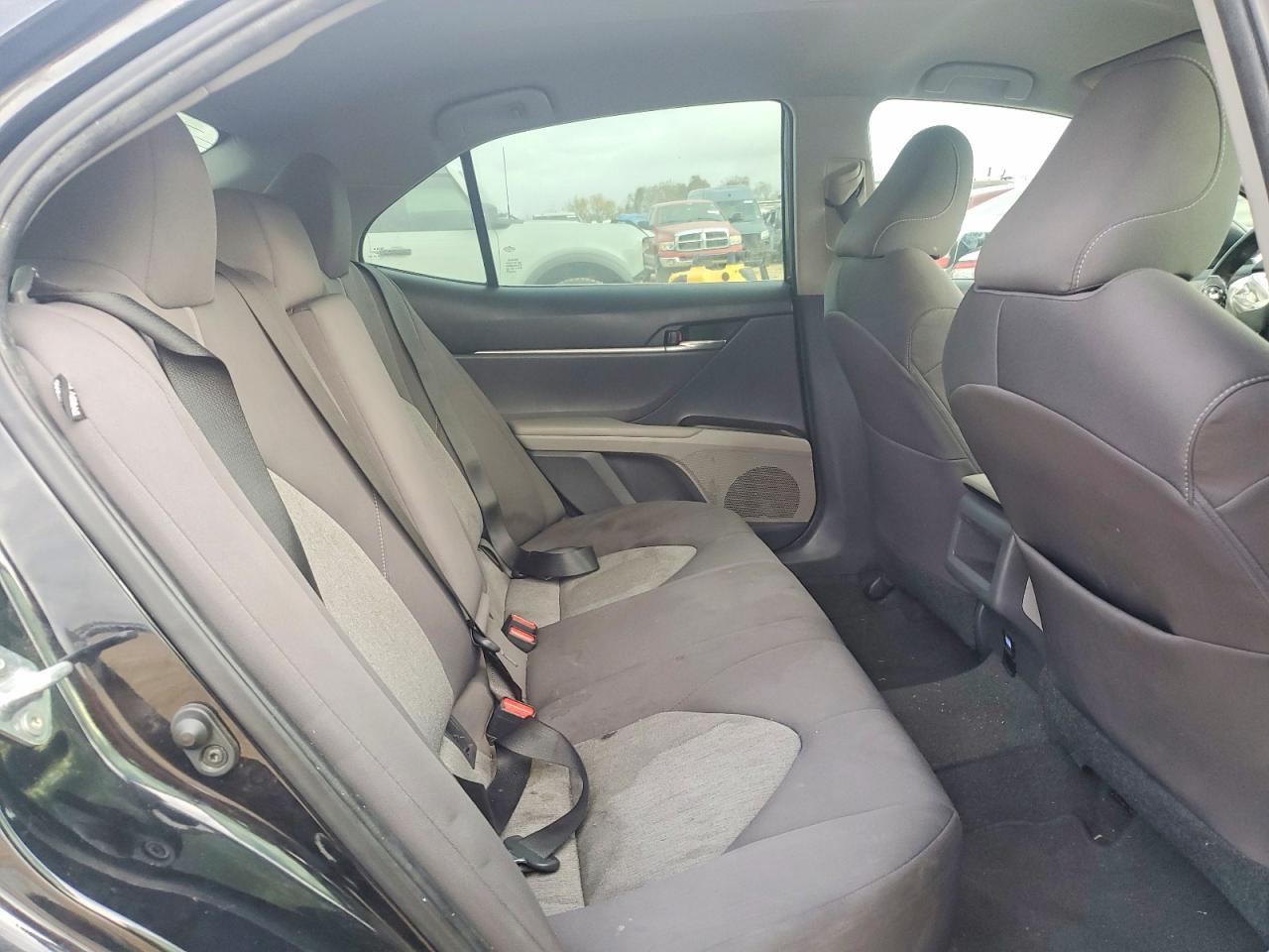 2021 TOYOTA CAMRY LE photo 28