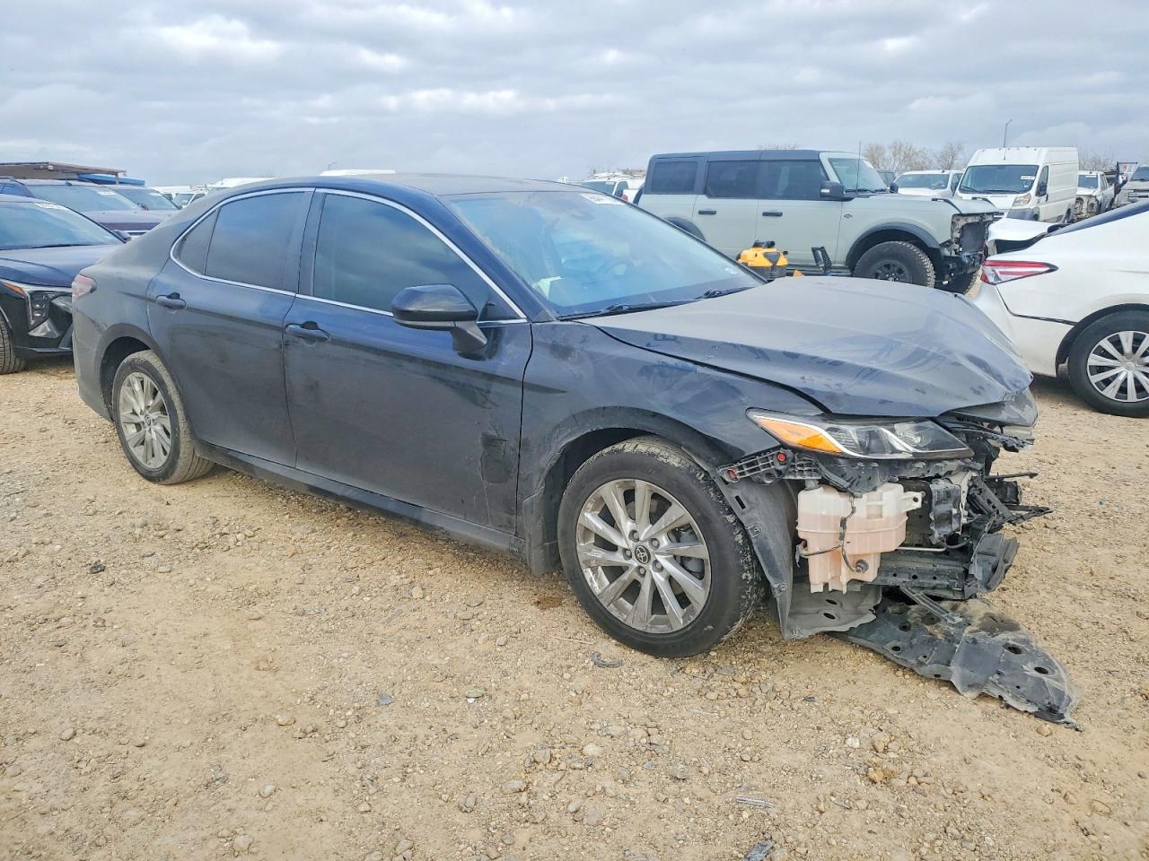 2021 TOYOTA CAMRY LE photo 10