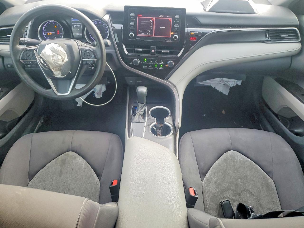 2021 TOYOTA CAMRY LE photo 22