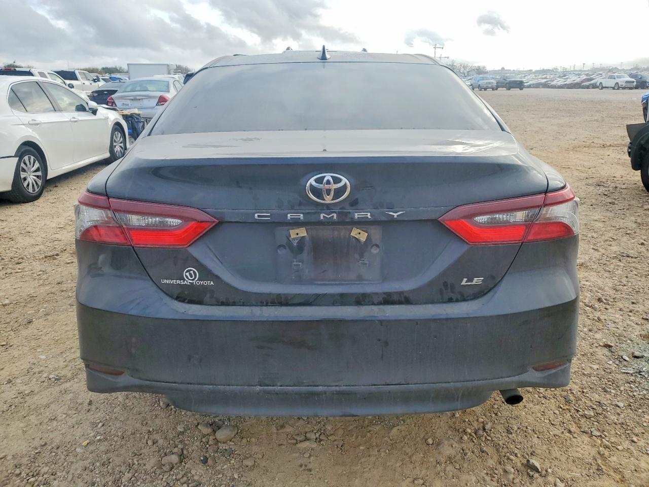 2021 TOYOTA CAMRY LE photo 16