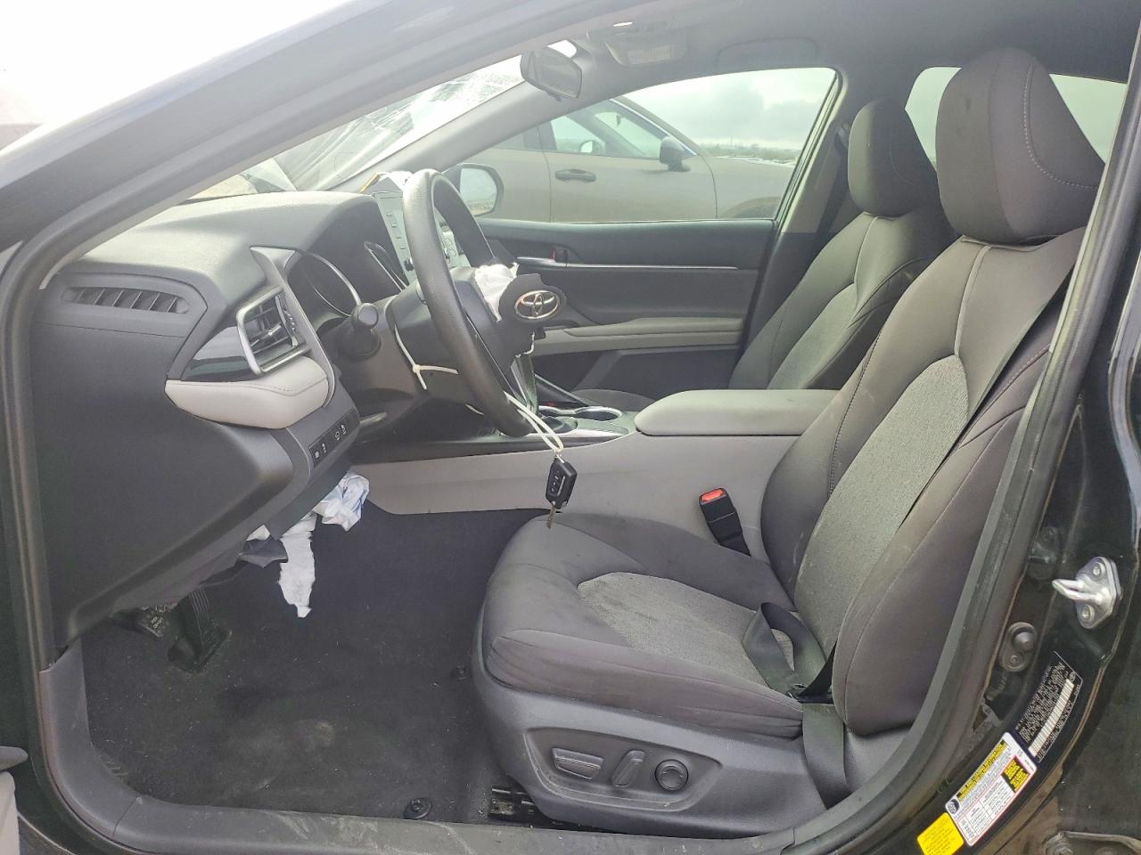2021 TOYOTA CAMRY LE photo 19