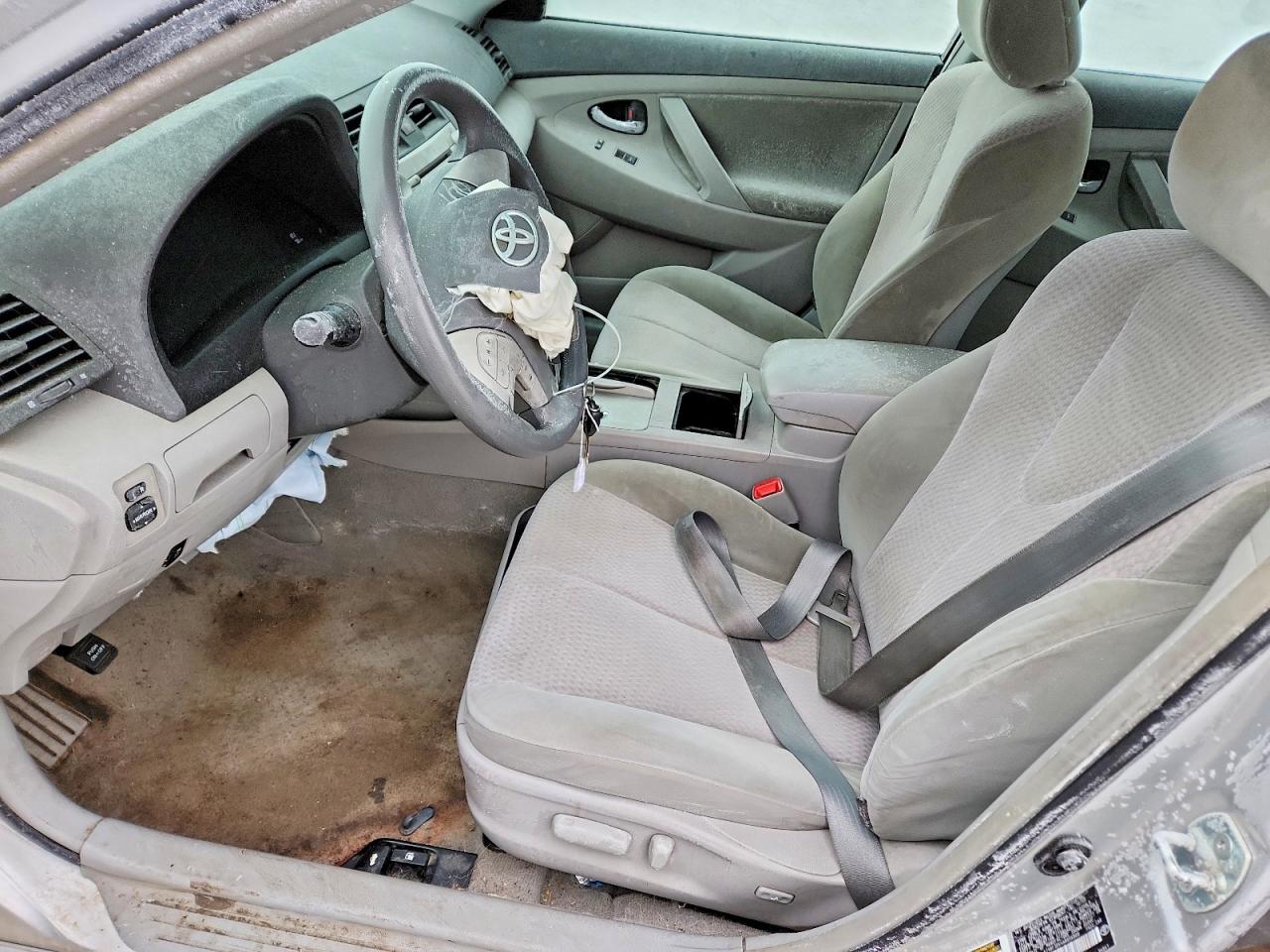 2010 TOYOTA CAMRY BASE photo 7