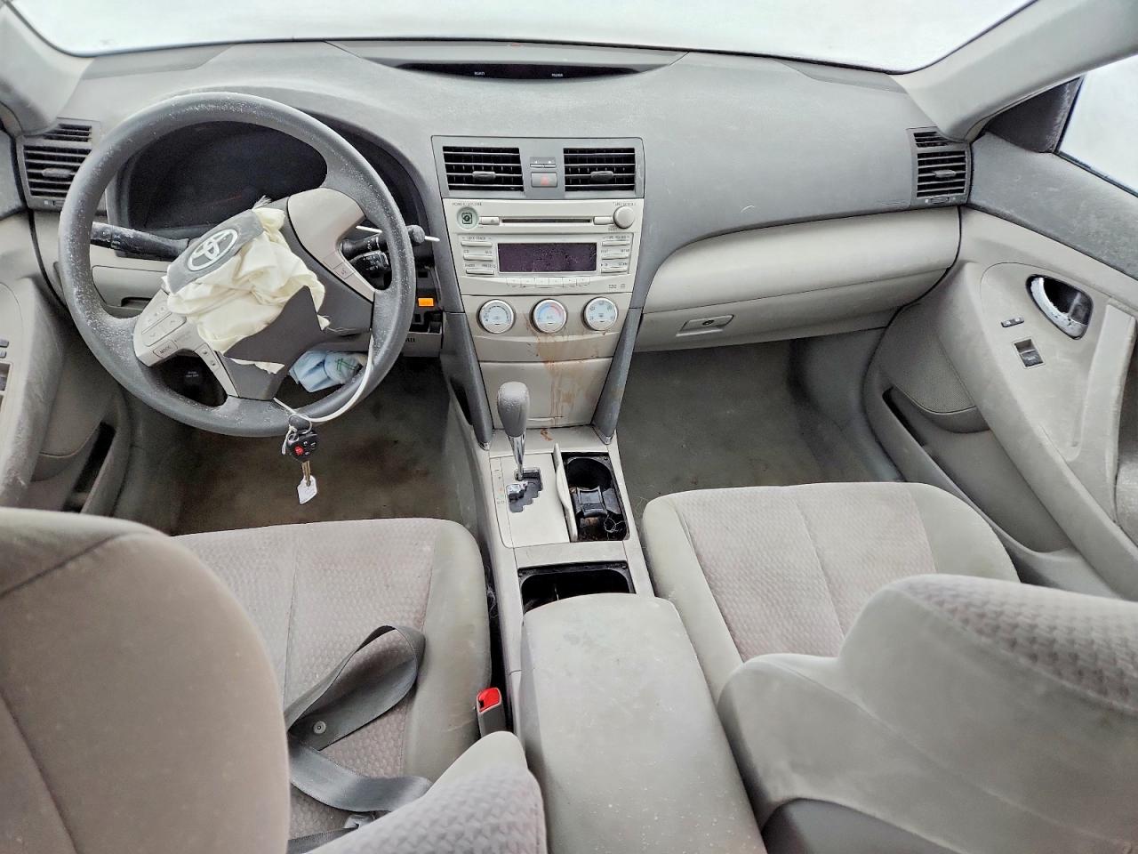 2010 TOYOTA CAMRY BASE photo 8