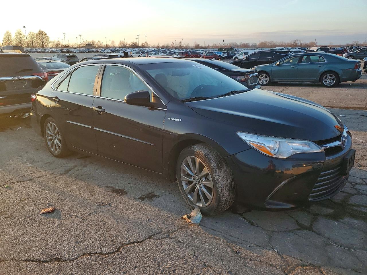 2017 TOYOTA CAMRY HYBRID photo 4
