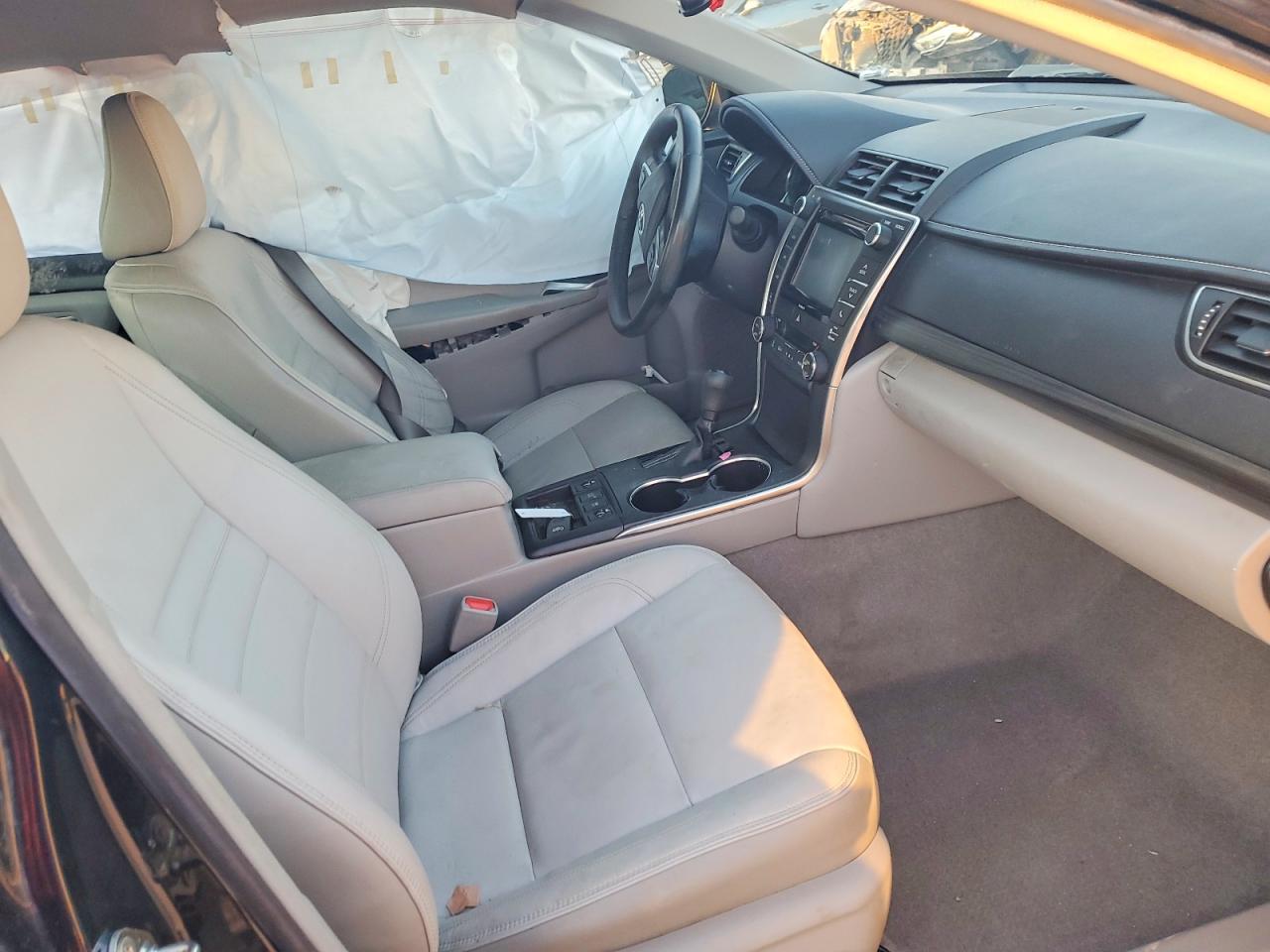 2017 TOYOTA CAMRY HYBRID photo 7
