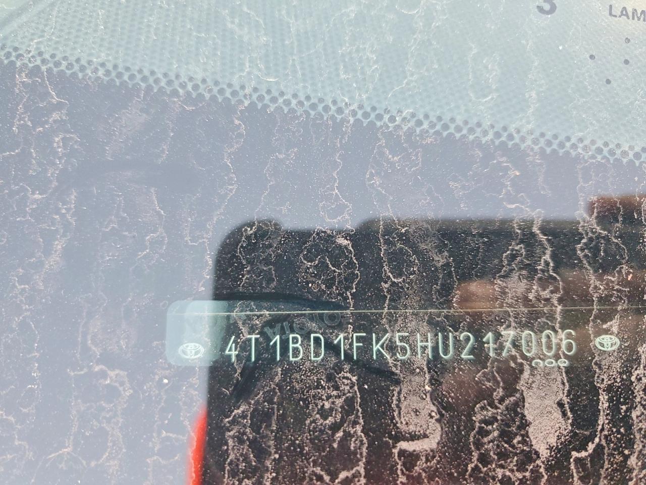 2017 TOYOTA CAMRY HYBRID photo 12