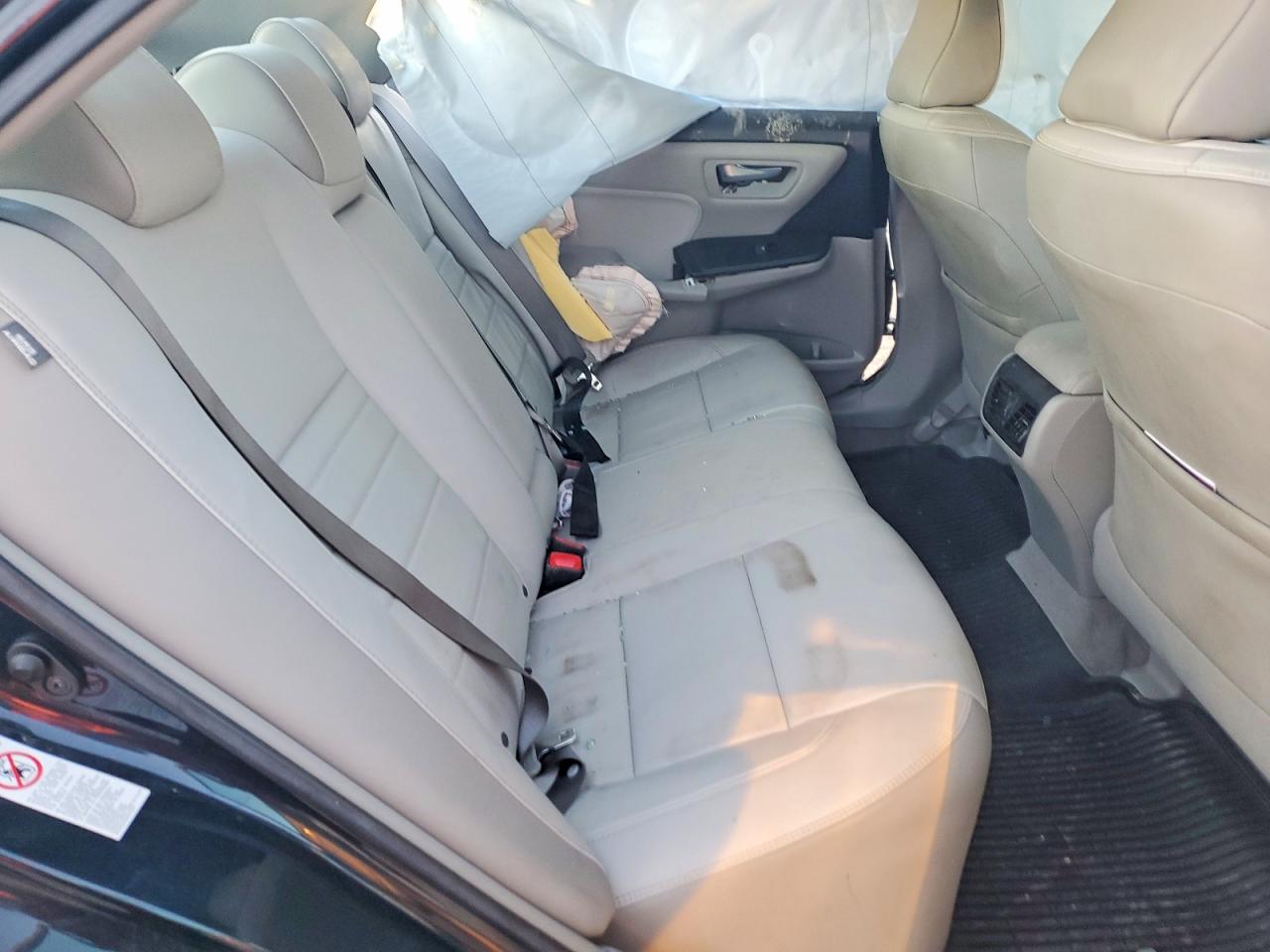 2017 TOYOTA CAMRY HYBRID photo 10