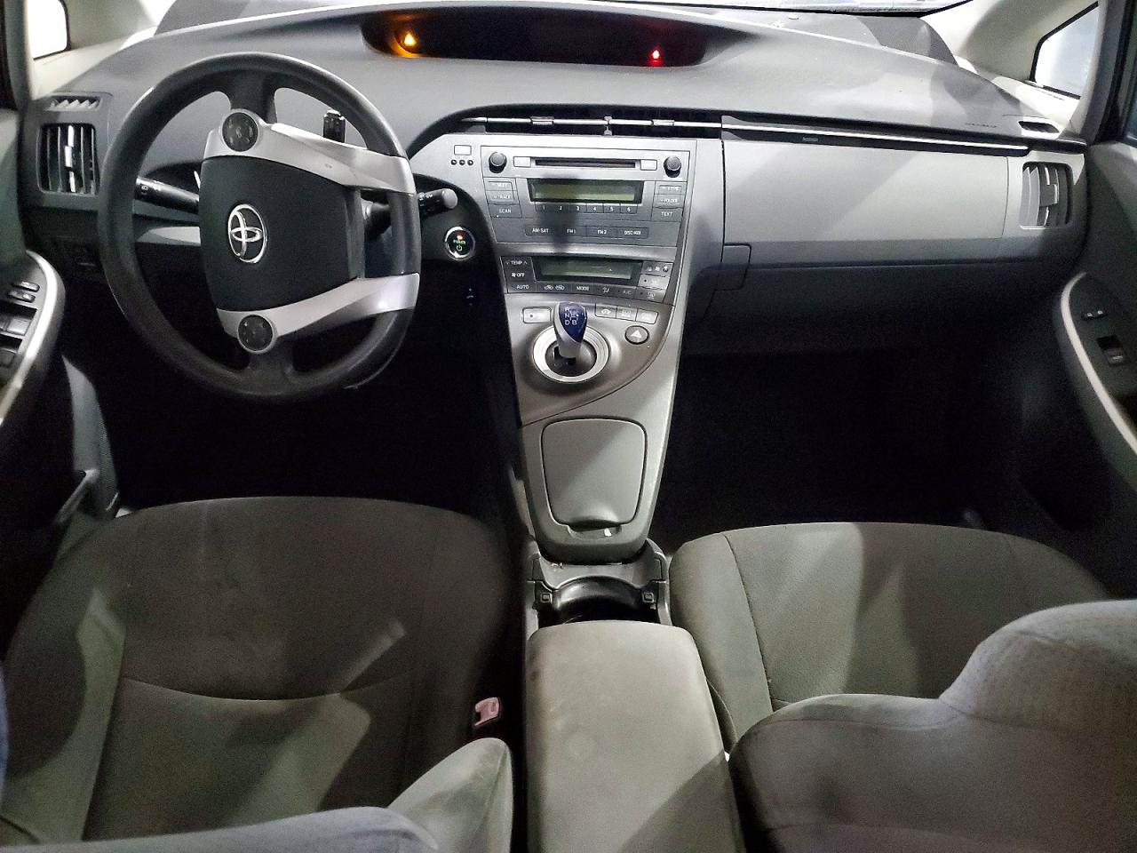 2010 TOYOTA PRIUS photo 8