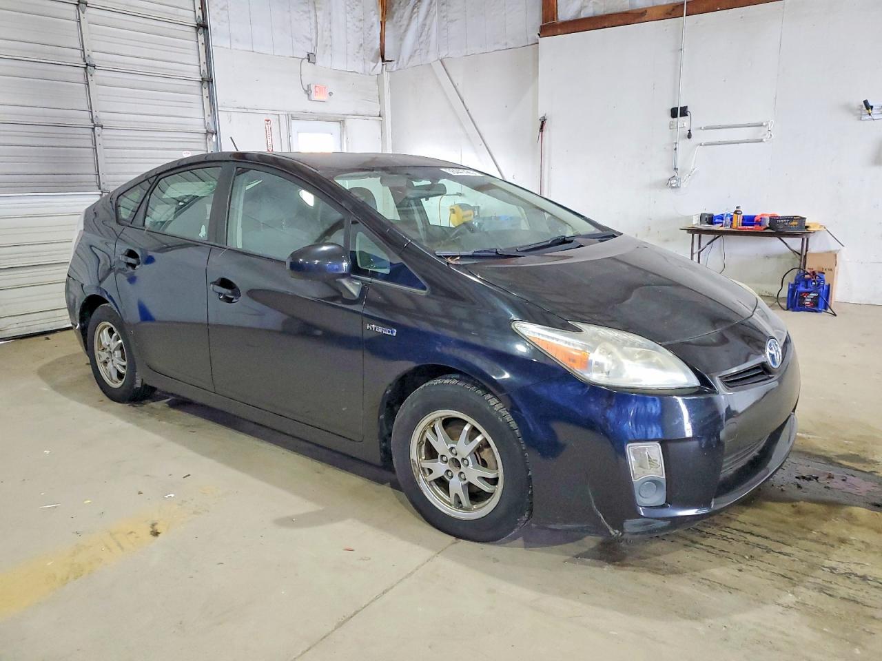 2010 TOYOTA PRIUS photo 4