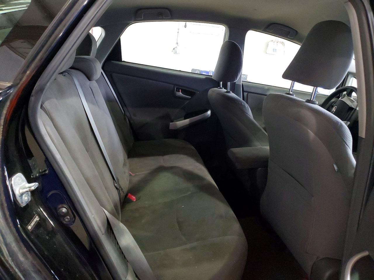 2010 TOYOTA PRIUS photo 10