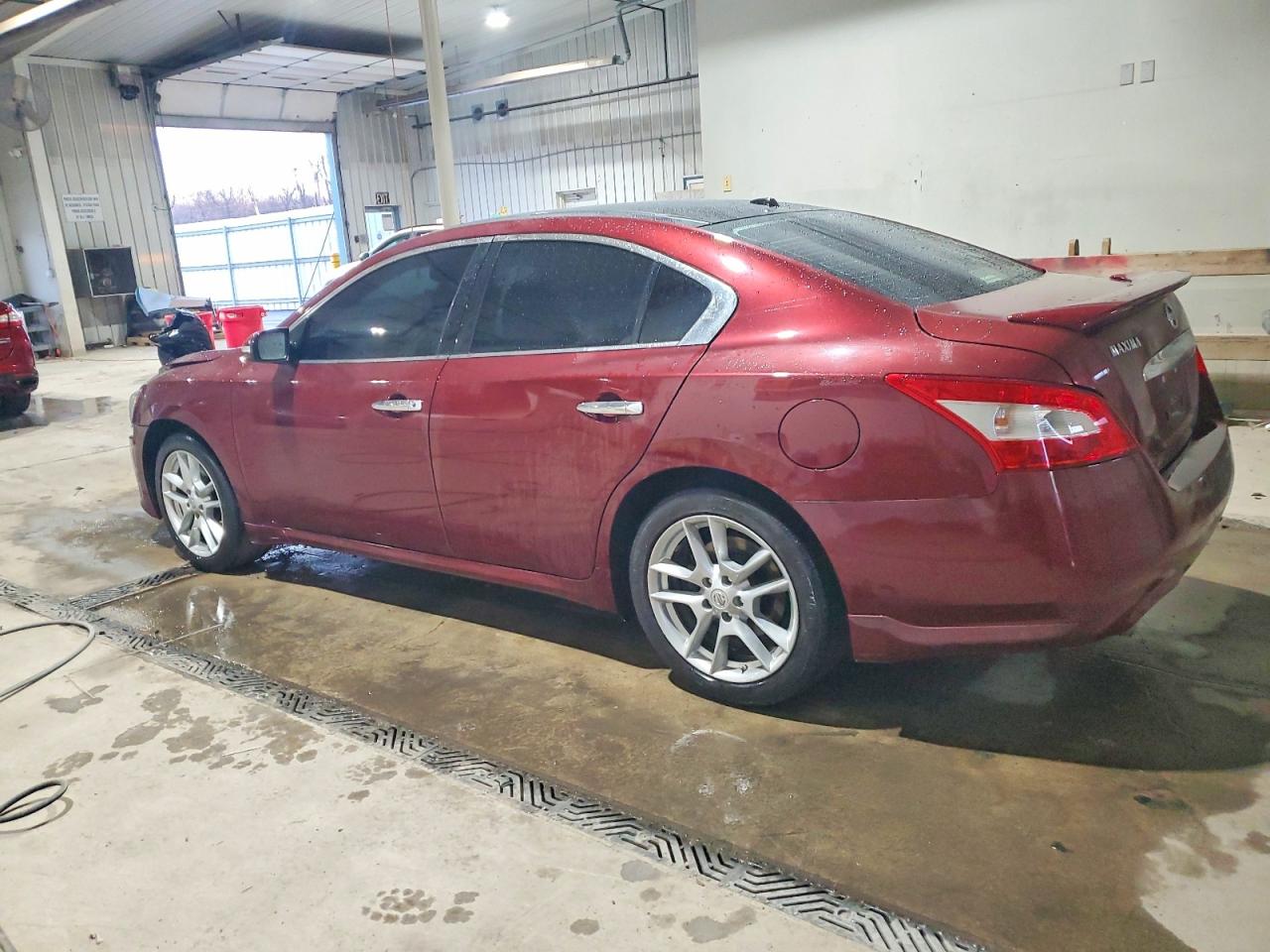 2011 NISSAN MAXIMA S photo 3