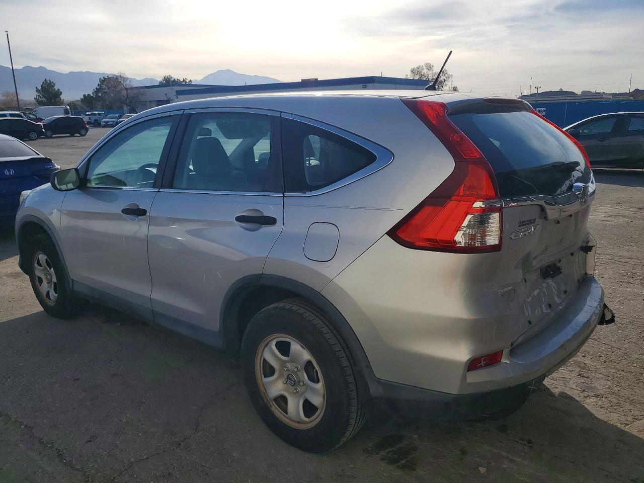 2016 HONDA CR-V LX photo 2