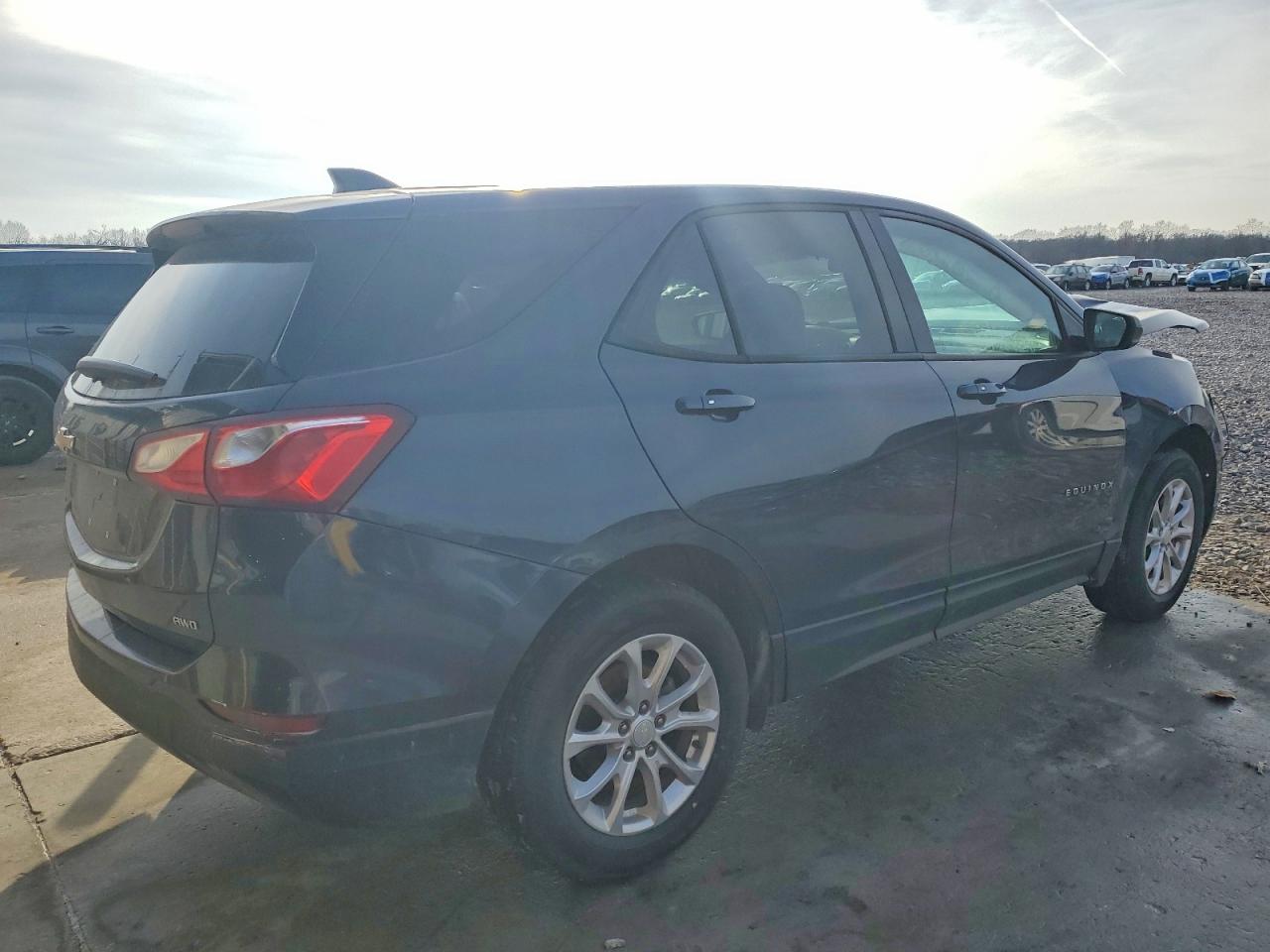 2019 CHEVROLET EQUINOX LS photo 3