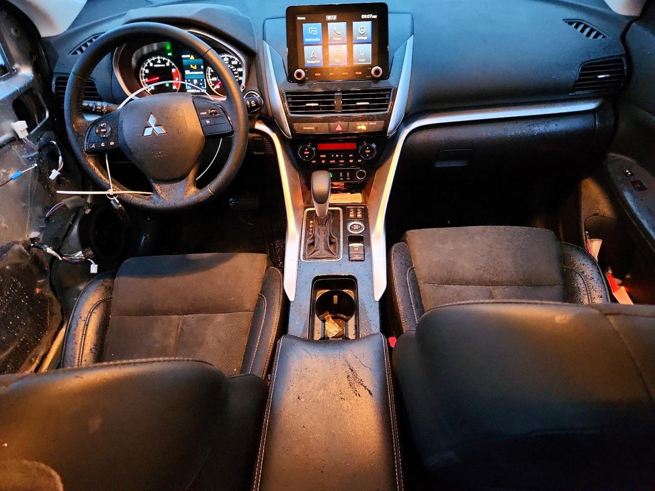 2022 MITSUBISHI ECLIPSE CROSS SE photo 8