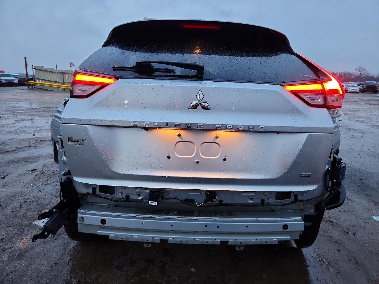 2022 MITSUBISHI ECLIPSE CROSS SE photo 6