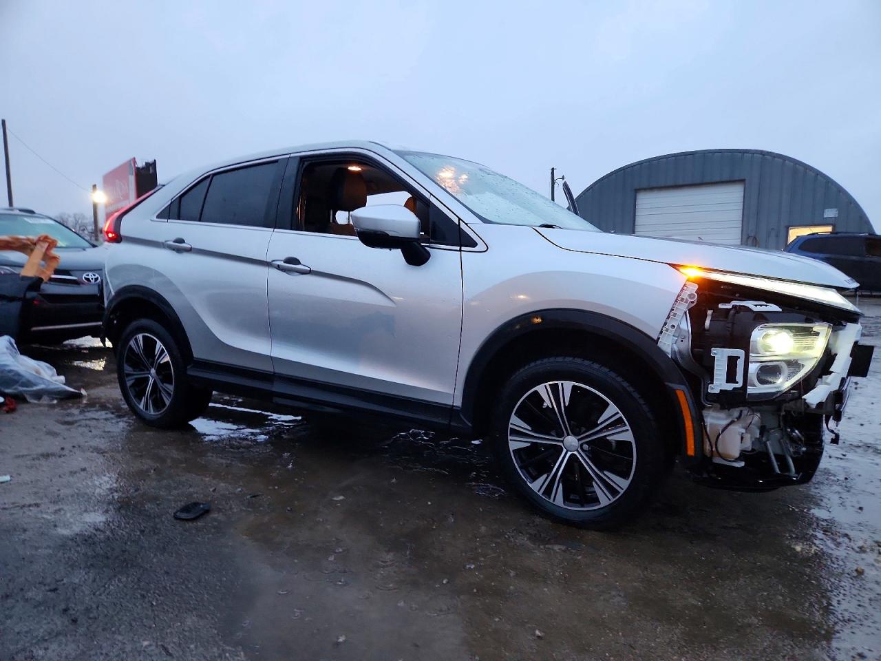 2022 MITSUBISHI ECLIPSE CROSS SE photo 4