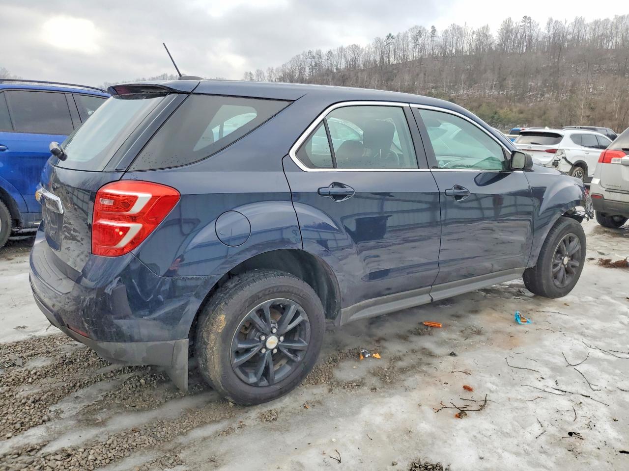 2017 CHEVROLET EQUINOX LS photo 3