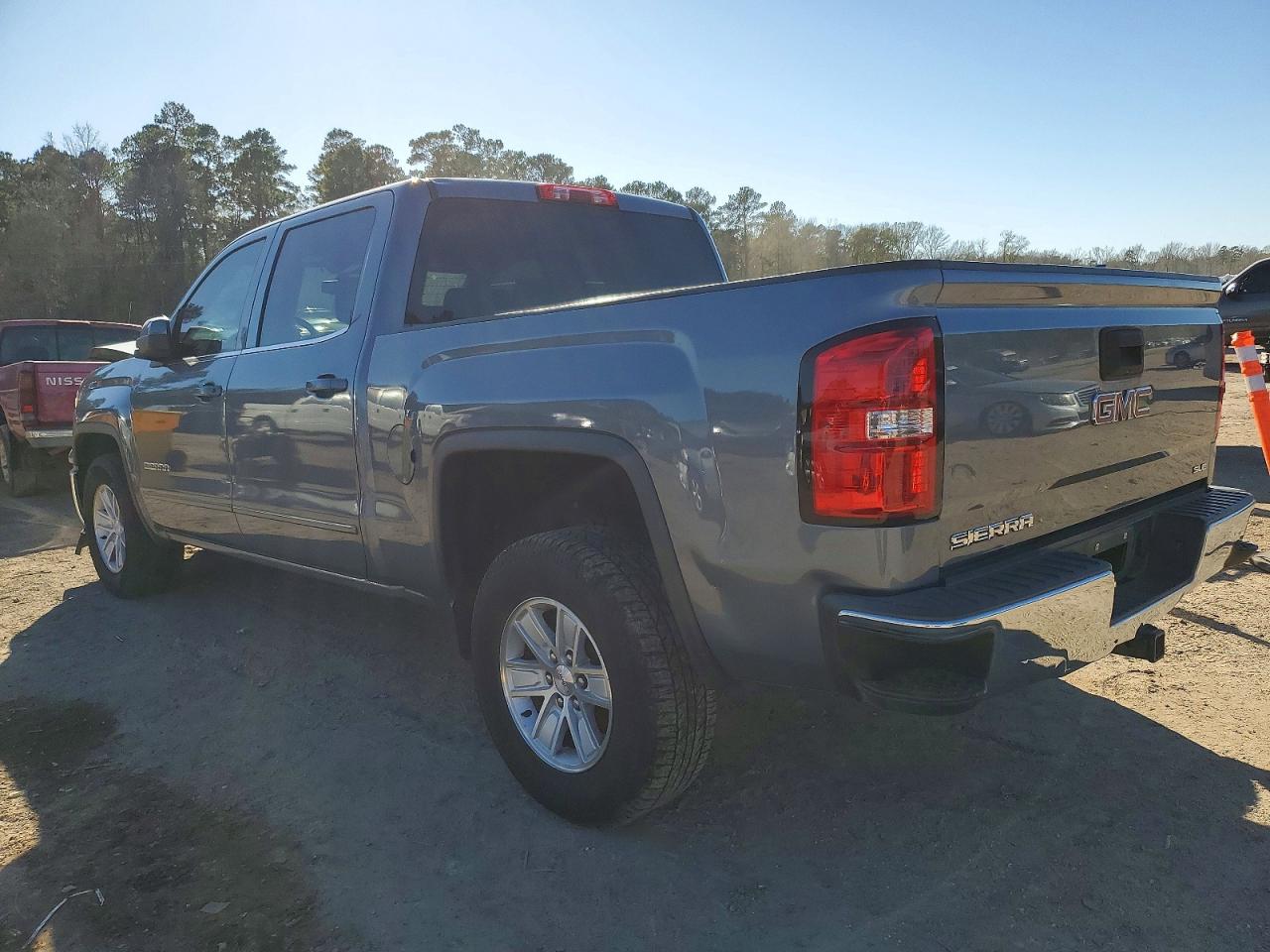 2015 GMC SIERRA C1500 SLE photo 3
