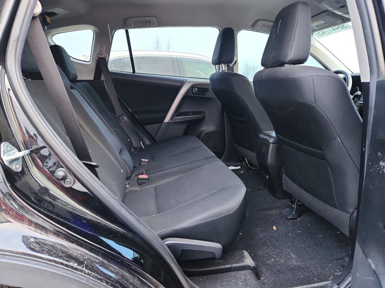 2018 TOYOTA RAV4 LE photo 11