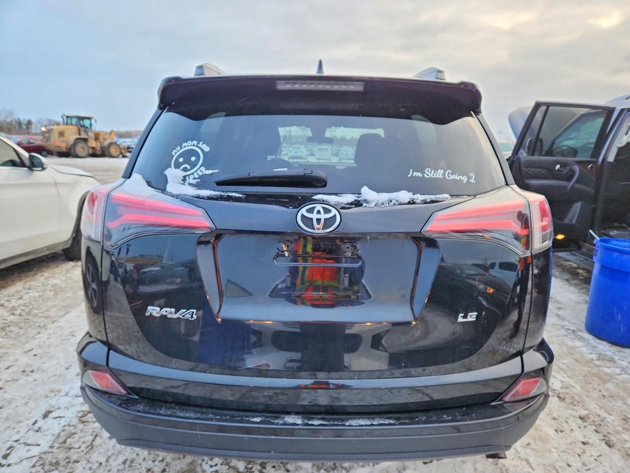 2018 TOYOTA RAV4 LE photo 6