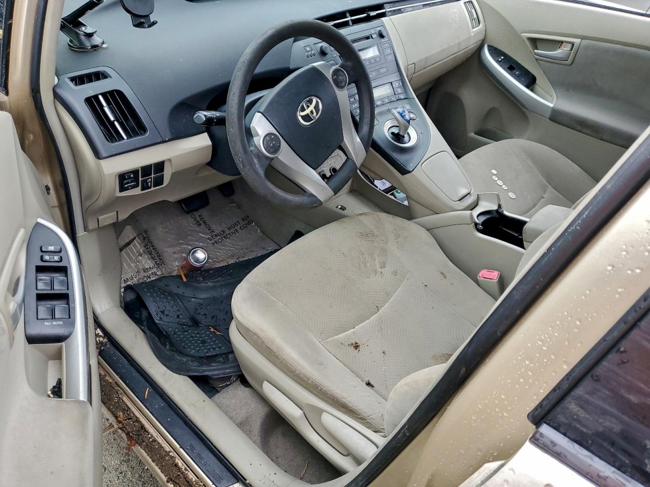 2011 TOYOTA PRIUS photo 8