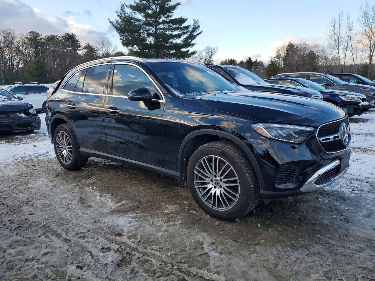 2025 MERCEDES-BENZ GLC 300 4MATIC photo 4