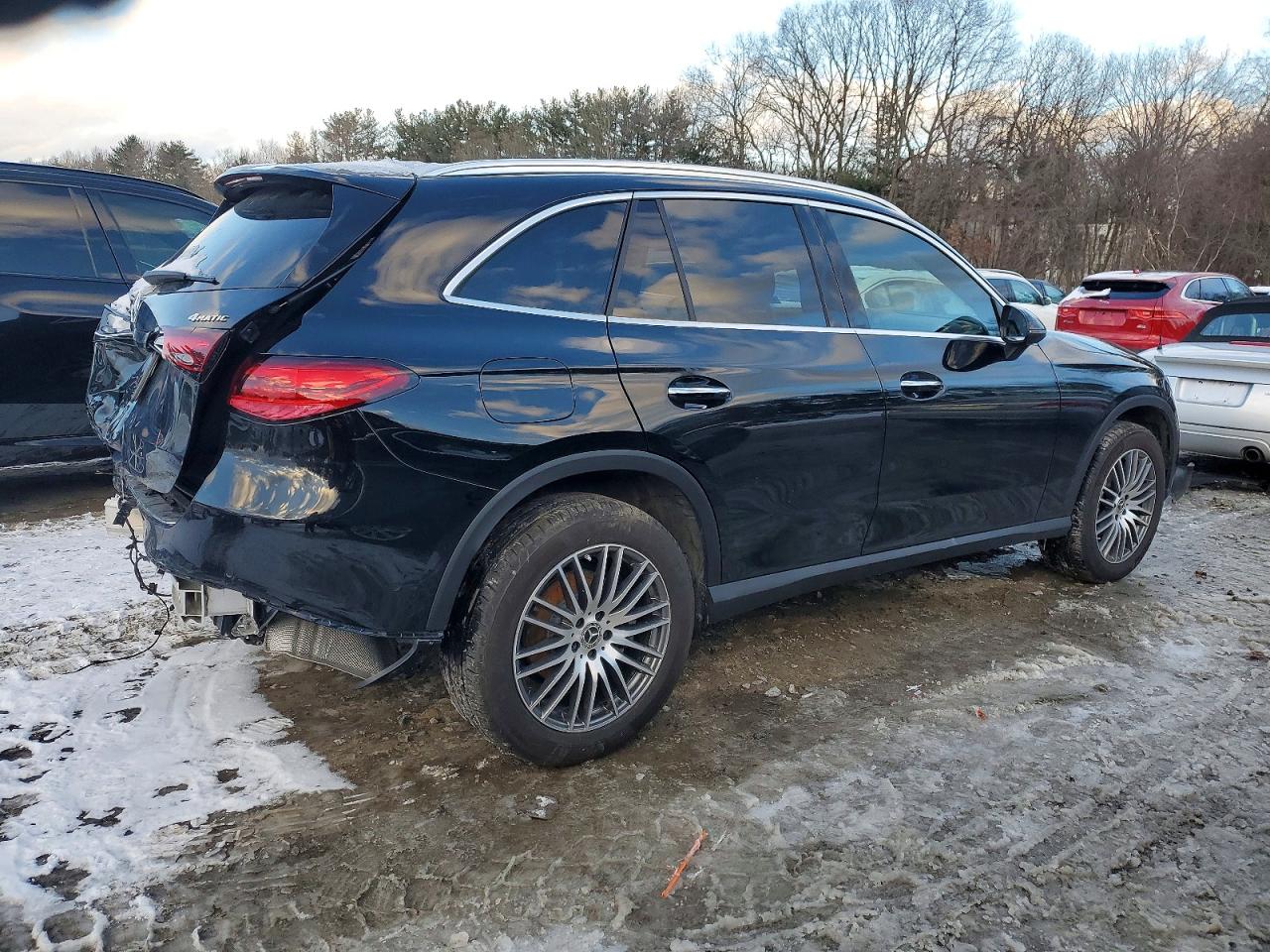 2025 MERCEDES-BENZ GLC 300 4MATIC photo 3