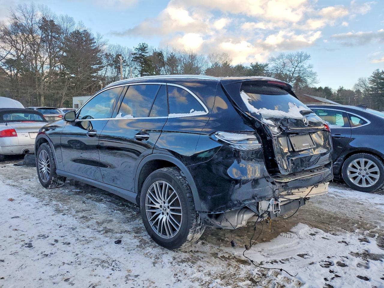 2025 MERCEDES-BENZ GLC 300 4MATIC photo 2