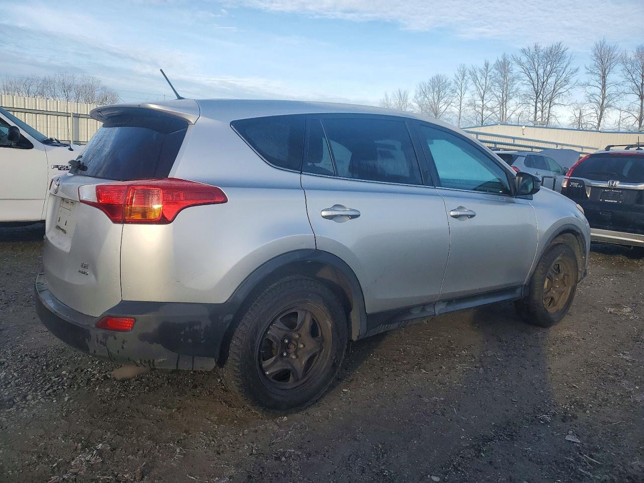 2015 TOYOTA RAV4 LE photo 3