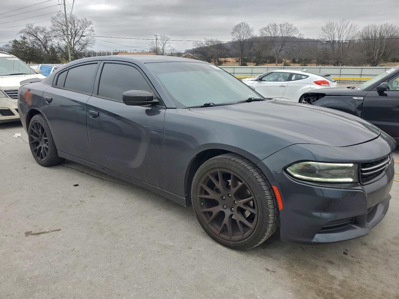 2017 DODGE CHARGER SE photo 4