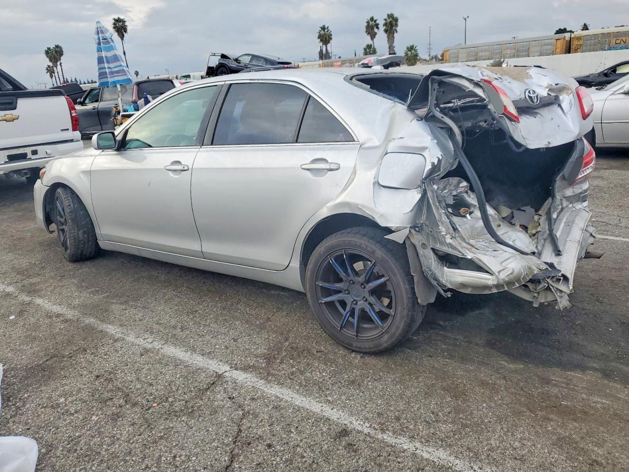 2011 TOYOTA CAMRY BASE photo 2