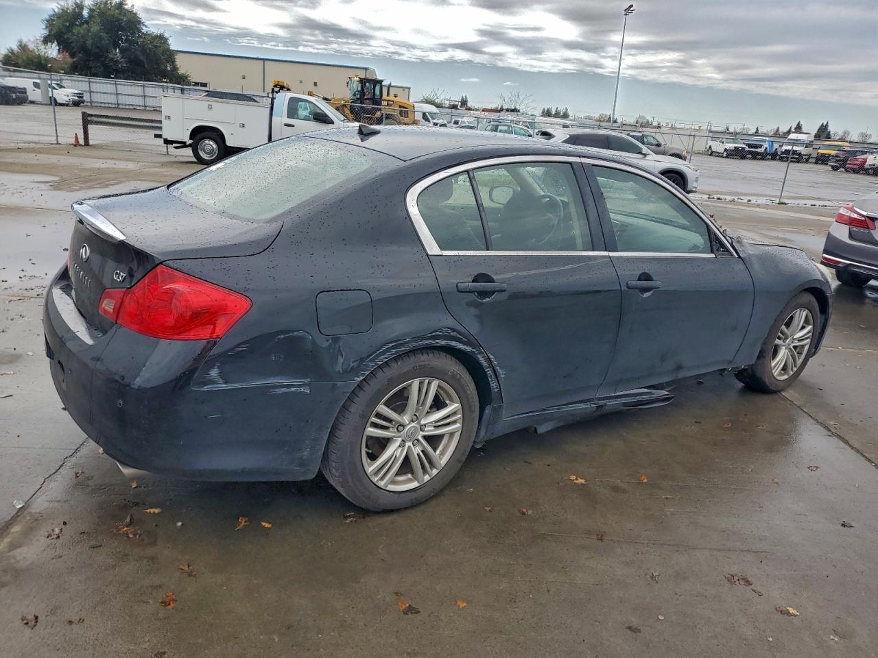 2013 INFINITI G37 BASE photo 3