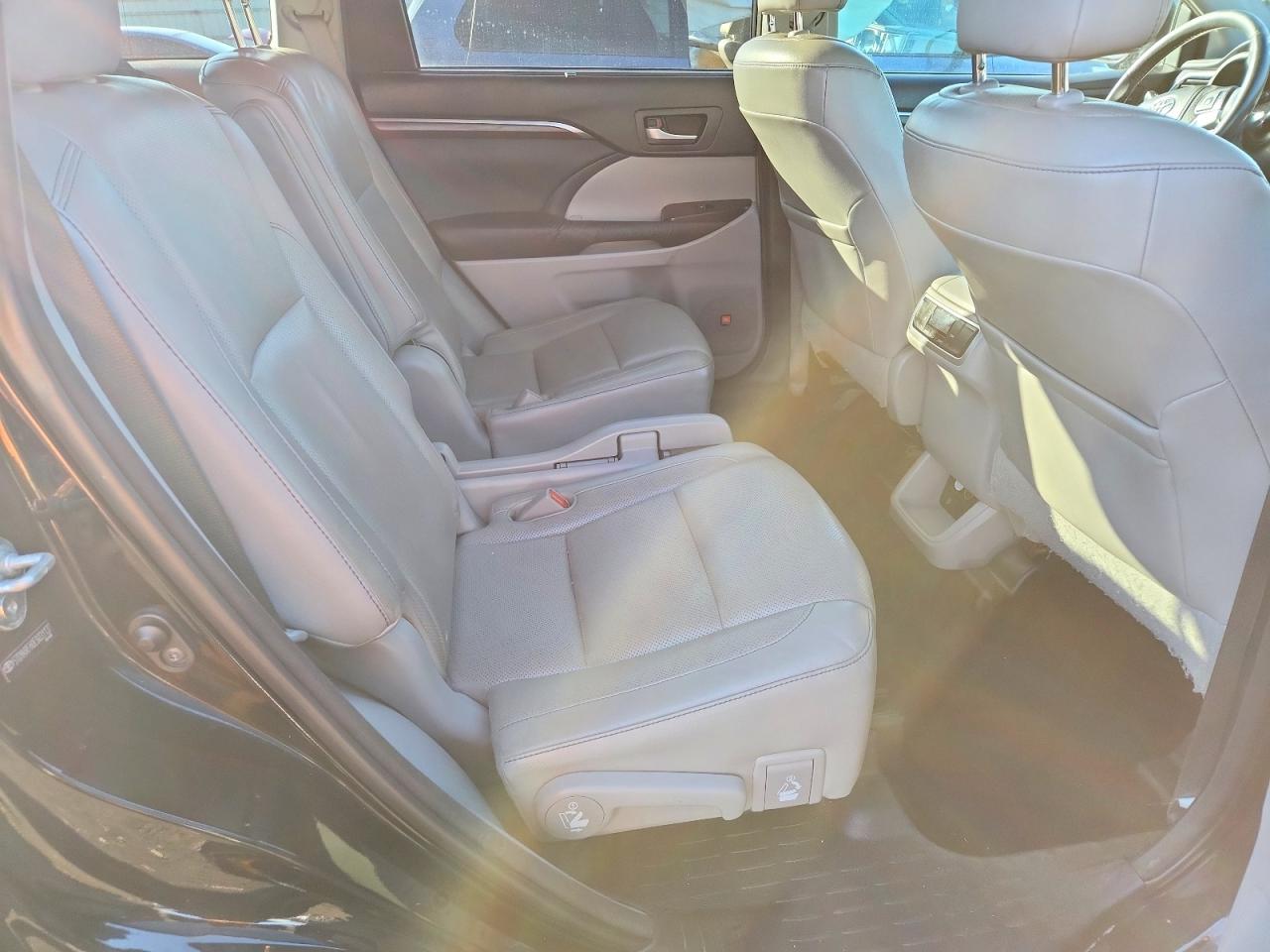 2014 TOYOTA HIGHLANDER LIMITED photo 11
