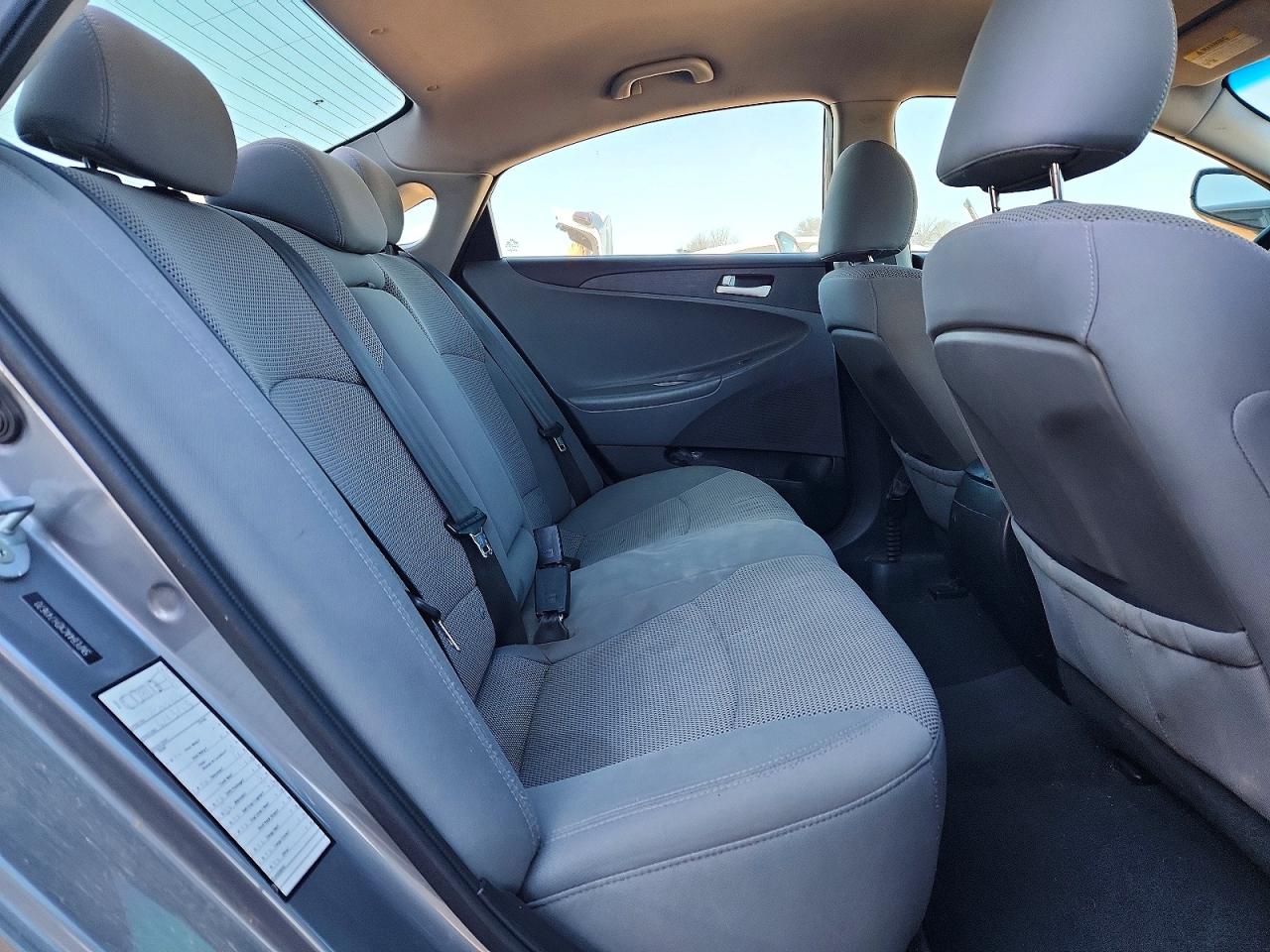 2013 HYUNDAI SONATA GLS photo 10