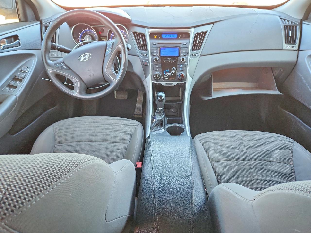 2013 HYUNDAI SONATA GLS photo 8