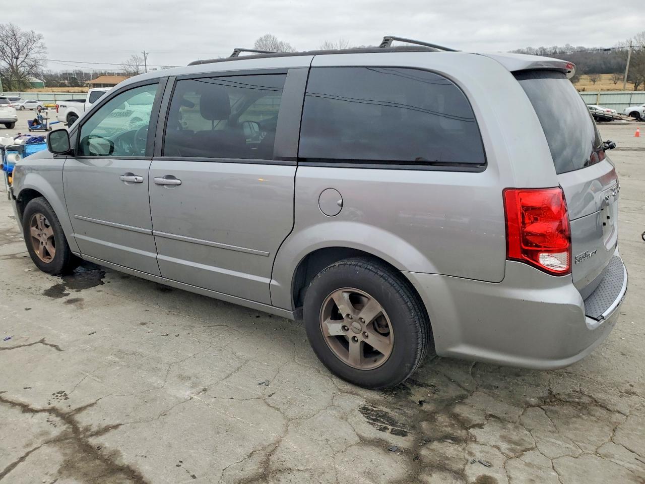 2013 DODGE GRAND CARAVAN SXT photo 2