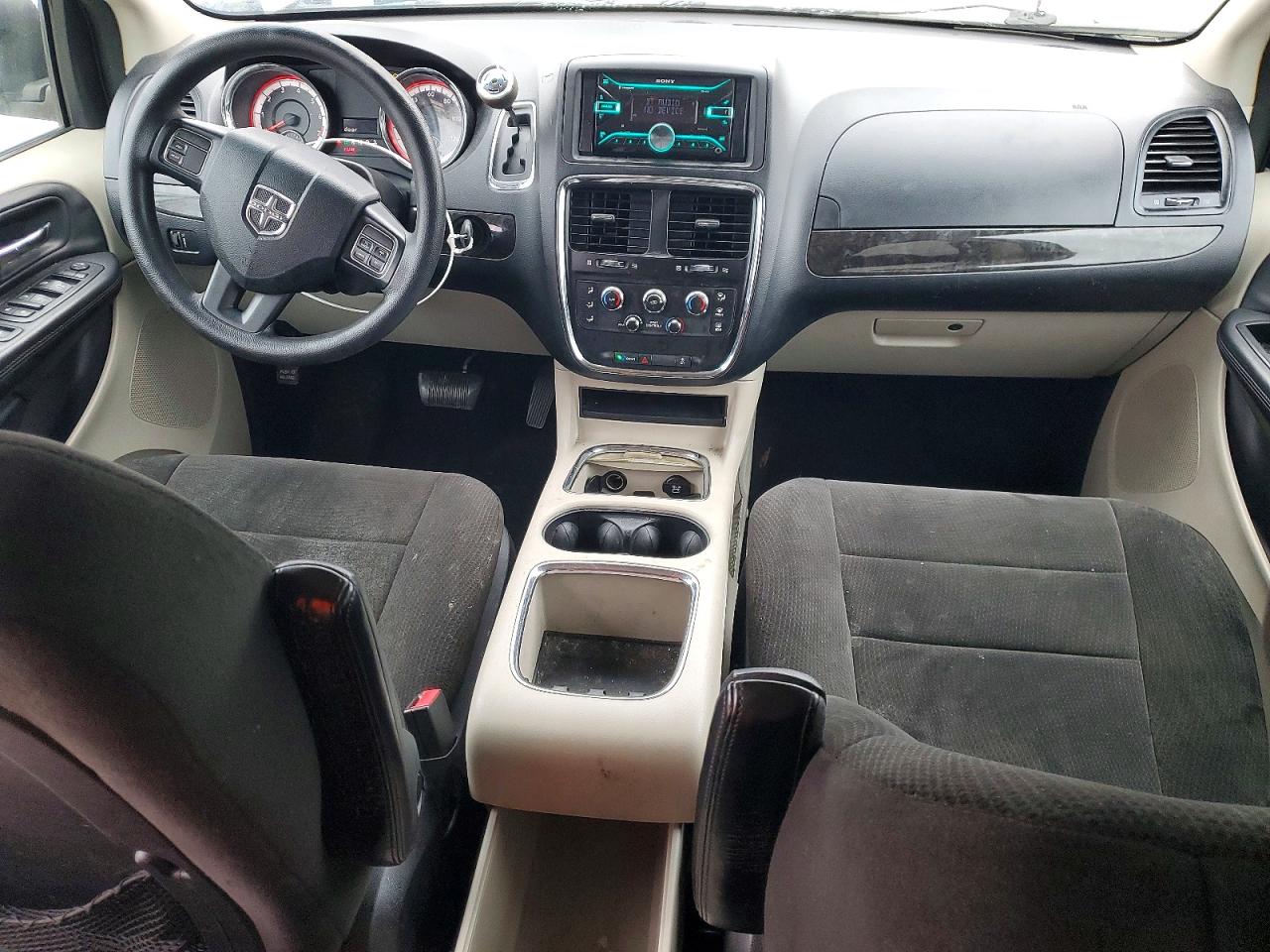 2013 DODGE GRAND CARAVAN SXT photo 8