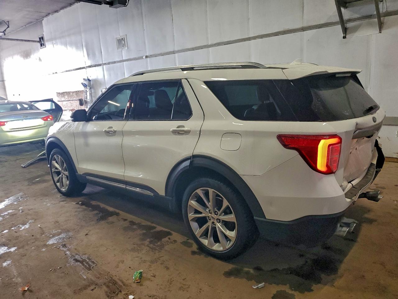 2021 FORD EXPLORER PLATINUM photo 2