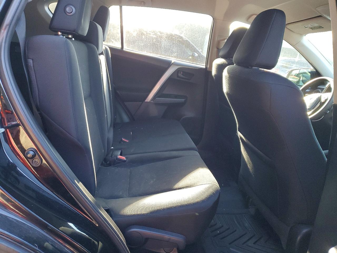 2016 TOYOTA RAV4 LE photo 31