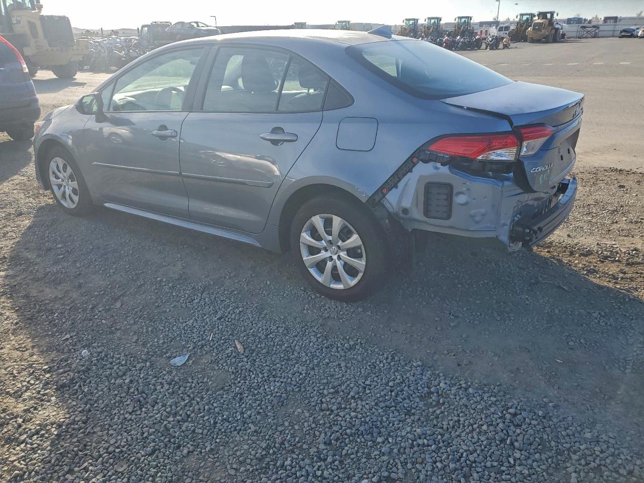 2025 TOYOTA COROLLA LE photo 2