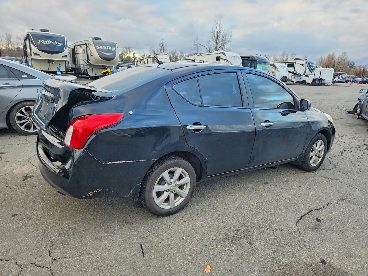 2012 NISSAN VERSA S photo 3