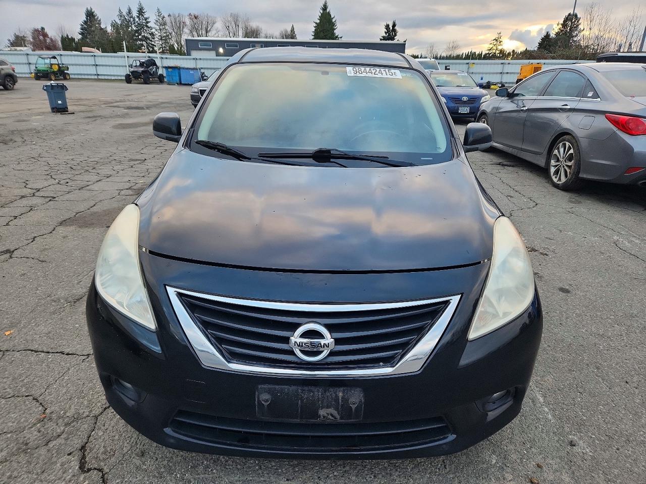 2012 NISSAN VERSA S photo 5