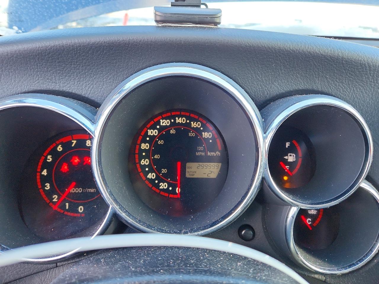 2006 TOYOTA COROLLA MATRIX XR photo 9