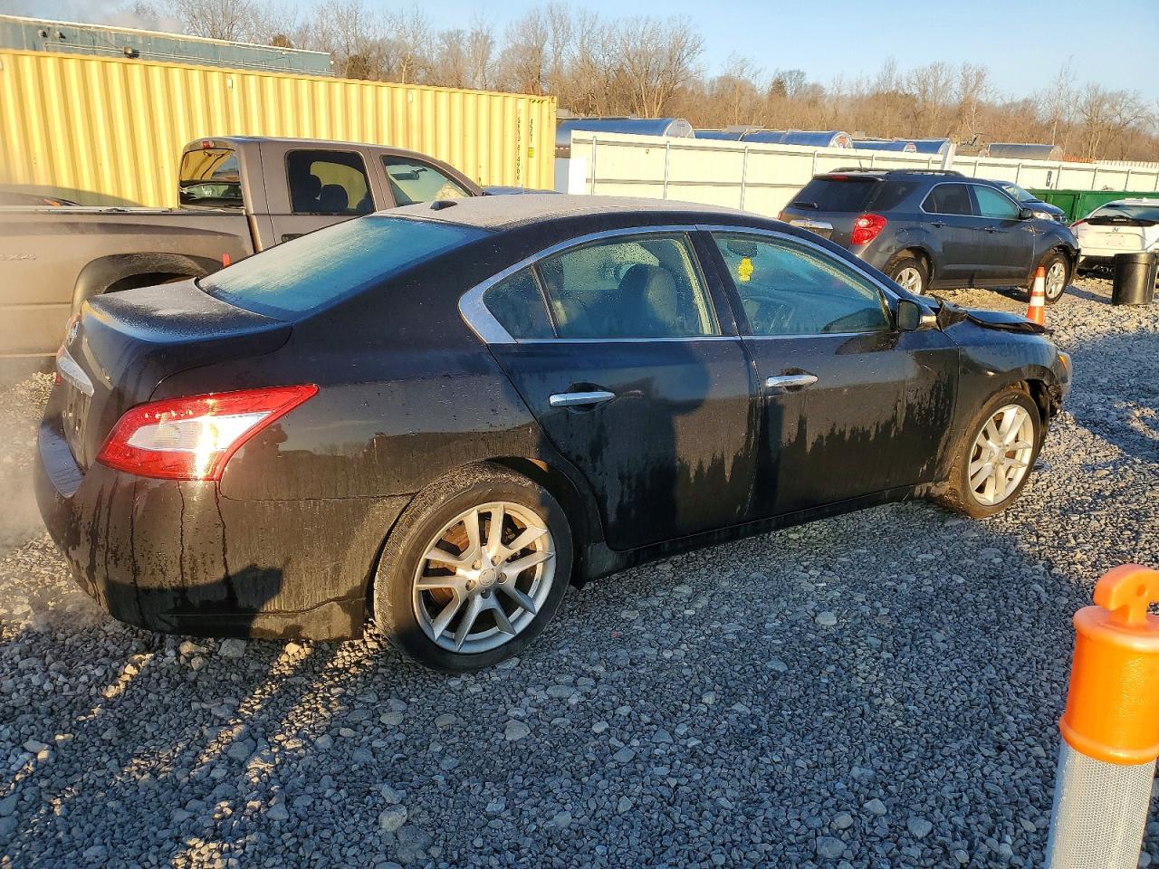 2010 NISSAN MAXIMA S photo 3