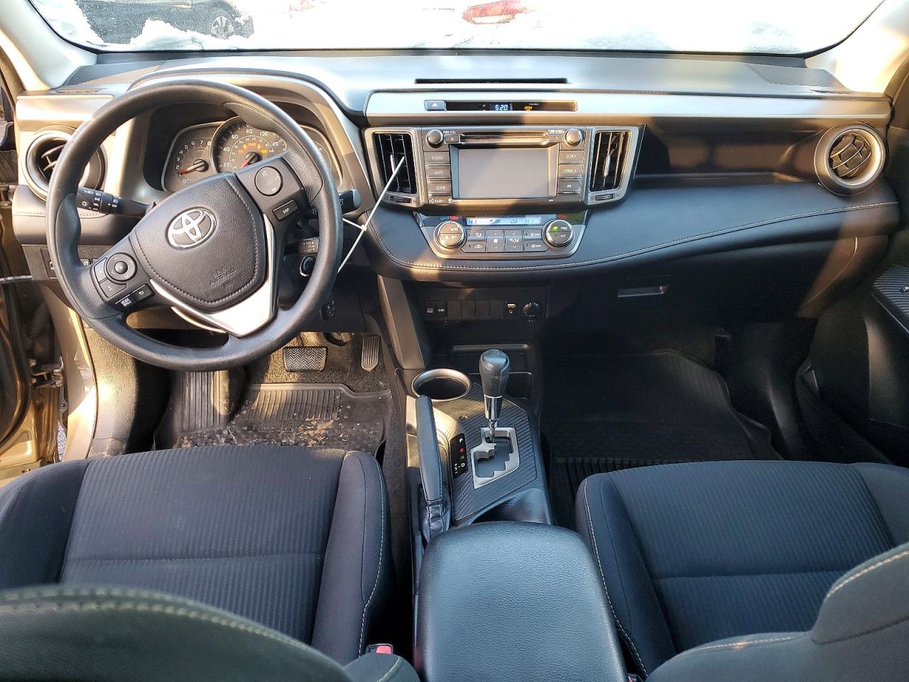 2014 TOYOTA RAV4 XLE photo 8
