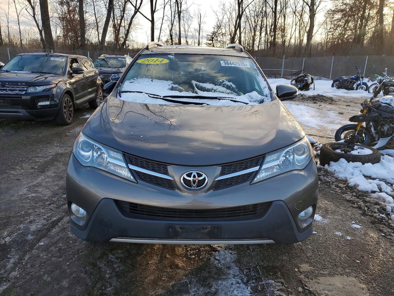 2014 TOYOTA RAV4 XLE photo 5